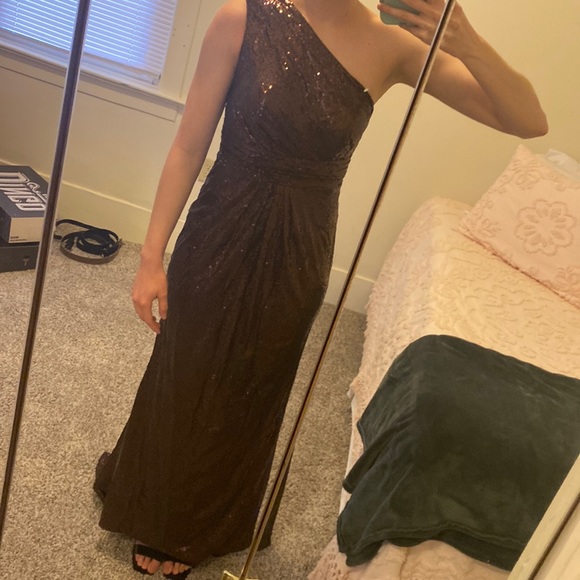 Brown Sequined Bridesmaid/Prom Dress - Women’s Size 4 Needs Tailored!! - Picture 2 of 6